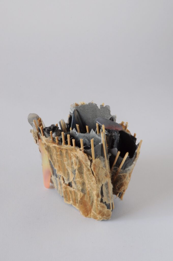  紙・木・樹脂 / paper・wood・resin